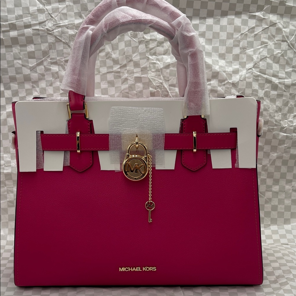MICHAEL KORS HAMILTON MEDIUM SATCHEL 
 COLOR: Electric Pink 
NWT